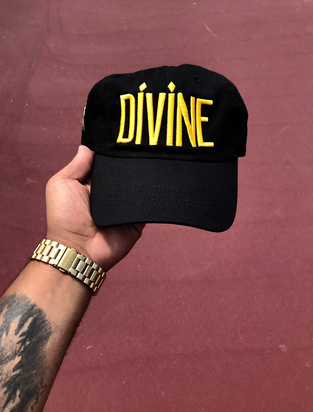 Divine Cap - Black & Gold